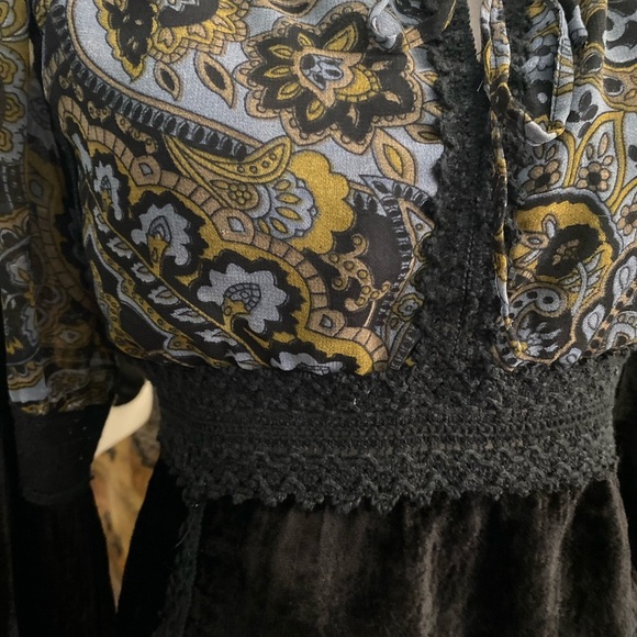 Bohemian Paisley Off-Shoulder Top - Picture 2 of 9